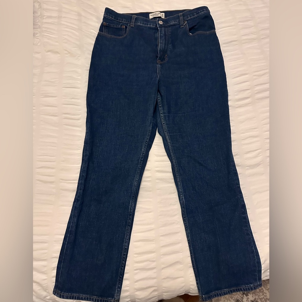 Abercrombie ultra high rise straight ankle Jean size 32/14